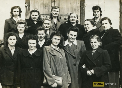 По центру в першому ряді Віра Філяк, м. Магадан, РРФСР
