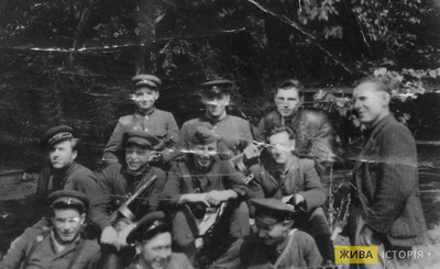 Учасники Руху опору в Дусанівському лісі, с. Дусанів Перемишлянського району Львівської області.