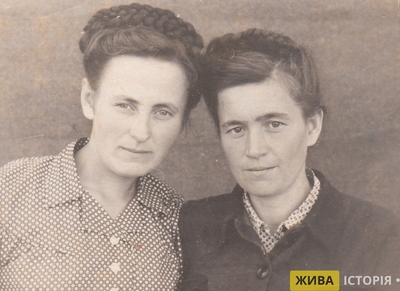 Ольга Годяк з подругою, Іркутська область, РСФРР