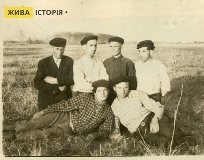 Михайло Белей зі знайомими в Казахстані