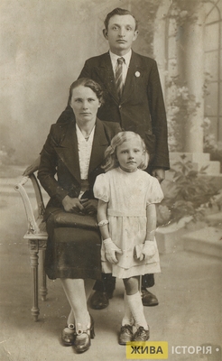 Родина Голик, Франція