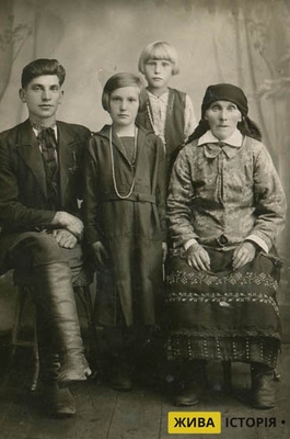 Степан Фірман з родиною, с. Боршів Перемишлянського повіту Тернопільського воєводства