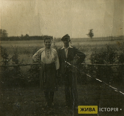 Параскевія та Іван Іванюки, с. Воля-Задеревацька Стрийського району Дрогобицької області