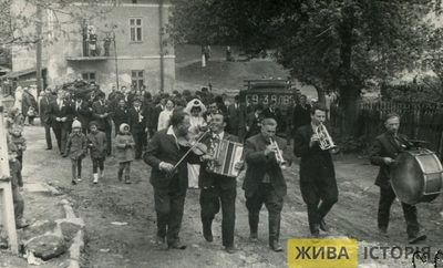 Весілля Надії та Богдана Расяків у Перемишлянах