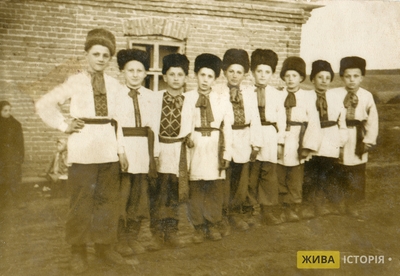 Шкільний танцювальний гурток, с. Подусільна Перемишлянського району Львівської області