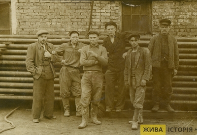 Робітники на спецпоселенні в с. Абашево, Кемеровської обл., РРФСР