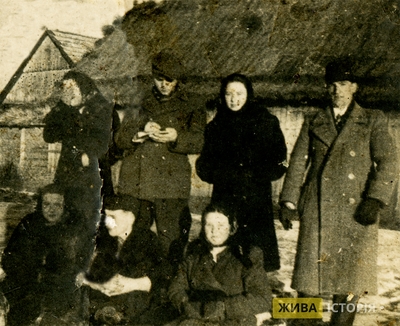 Молодь у с. Великі Глібовичі Бібрського району Львівської області