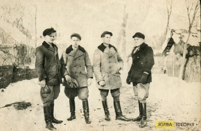 Учасники українського визвольного руху, с. Войславичі, крайзе Камінка-Струмилова, дистрикт Галичина, 1942 рік